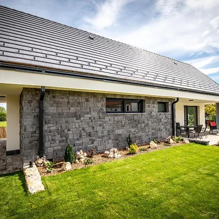 아파트 Pihe 블로톤퓌레드